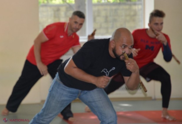 FOTO // O nouă FEDERAȚIE sportivă în R. Moldova. Organizatorii au desfășurat un seminar demonstrativ de arte marțiale filipineze, care e menit să impulsioneze dezvoltarea luptelor tradiționale filipineze
