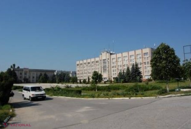 Funcționarii din Consiliul Raional Cantemir au primit indemnizații pentru „lucru în condiții nocive”