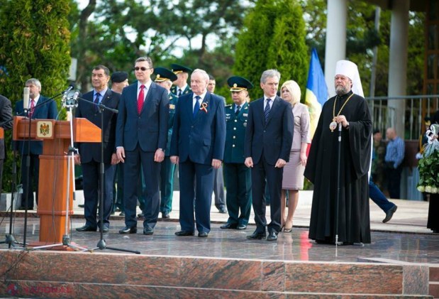 Reportaj FOTO // „Ziua Victoriei”, la Memorial: „Nu dorim ca cineva să treacă prin ce am trecut noi”