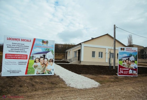 FOTO // Primii beneficiari au primit cheile de la locuințele SOCIALE construite în Orhei. Vor plăti doar 500 de lei pe lună, fără nicio dobândă