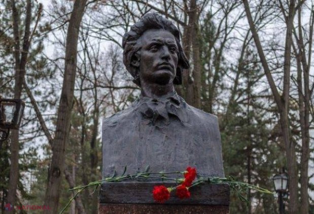 Depuneri de flori la 126 de ani de la trecerea în neființă a marelui Mihai Eminescu