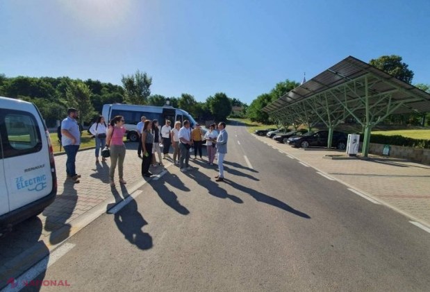 Funcționari ai primăriilor din șase orașe ale R. Moldova, vizită de studiu la Brașov, Sibiu, Blaj și Ciugud: Facilitățile transportului electric, conceptul SmartVillage sau atragerea de investiții europene, printre lecțiile învățate