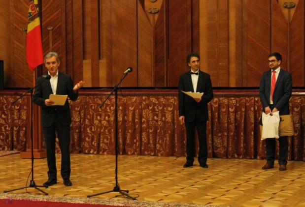 PREMII pentru STUDENŢII moldoveni care învaţă PESTE HOTARE