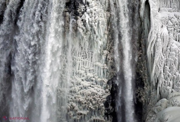 Foto // Cascada NIAGARA a ÎNGHEȚAT! Fotografii impresionante