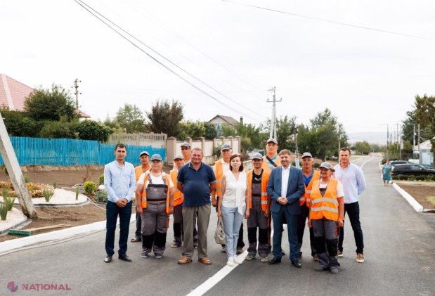 FOTO // Echipa Partidului „ȘOR” a dat în folosință o stradă RENOVATĂ la Taraclia: „Eu și echipa mea avem un principiu – să ne onorăm obligațiile asumate. Taraclia prinde conturul unui oraș european”