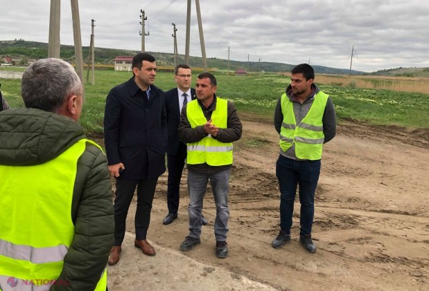 Compania responsabilă de reabilitarea drumului Hâncești – Lăpușna, PENALIZATĂ: „De trei ani cetățenii așteaptă”