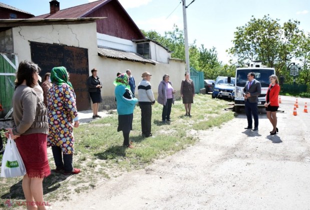 FOTO // Partidul „ȘOR” a dat START proiectului de ILUMINAT STRADAL încă într-o localitate din raionul Orhei: „2020 a fost declarat de noi „An al Luminii”. Sunt sigur că proiectele de îmbunătățire a vieții oamenilor vor da rezultate”