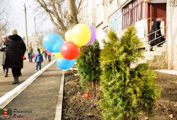 FOTO // „Operațiunea Curtea”, implementată de municipalitatea Orhei, continuă și iarna. Încă cinci curți modernizate în TOTALITATE au fost date în exploatare