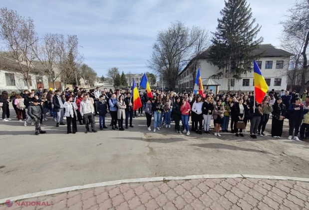 VIDEO, FOTO // Cărpineni a sărbătorit cu MÂNDRIE 105 ani de la Unirea Basarabiei cu România. Doi dintre DEPUTAȚII Sfatului Țării care au spus DA Unirii de la 1918 sunt originari din Cărpineni. „Noi spunem și astăzi DA UNIRII”