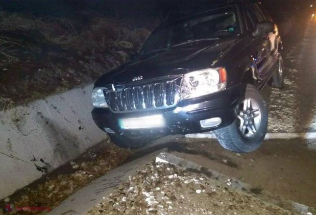 Reținut de inspectorii de patrulare după ce a accidentat două femei și a fugit. Șoferul era în stare de ebrietate și avea o armă