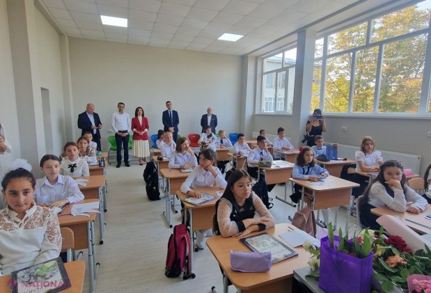 FOTO // Un liceu din Ceadâr-Lunga a inaugurat PRIMA clasă de a V-a cu predare în Limba ROMÂNĂ: „Au ales să studieze în limba română pentru a avea acces la o educație de calitate, precum și la o piață a muncii mai ofertantă”