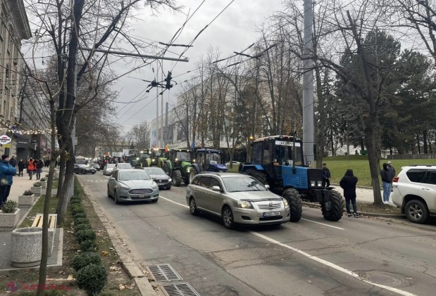 UPDATE, VIDEO // Tehnica agricolă a revenit în PMAN, după ce a trecut pe la Președinție, Parlament și Guvern. Niciun oficial nu a ieșit la discuții, iar fermierii anunță că NU pleacă din Chișinău