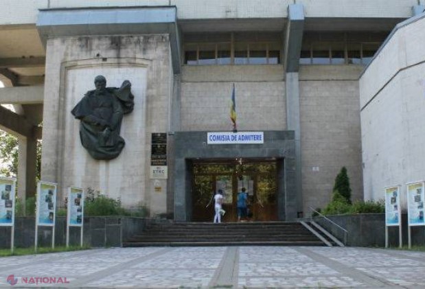 FOTO Prima zi de ADMITERE la facultate - cu note de 5 și contracte usturătoare