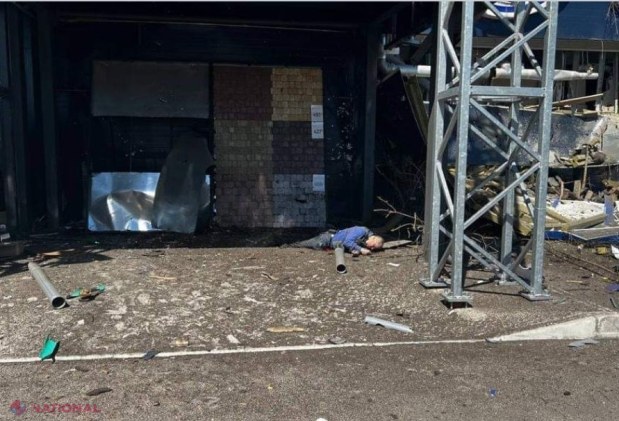 FOTO // Noi imagini DRAMATICE publicate de Volodimir Zelenski: 21 de persoane au fost UCISE, iar 48 rănite grav în Herson de bombele lui Putin
