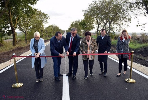 FOTO // Echipa Partidului „ȘOR” continuă să construiască DRUMURI în raionul Orhei: „Acest proiect dă o nouă viață comunei Berezlogi”