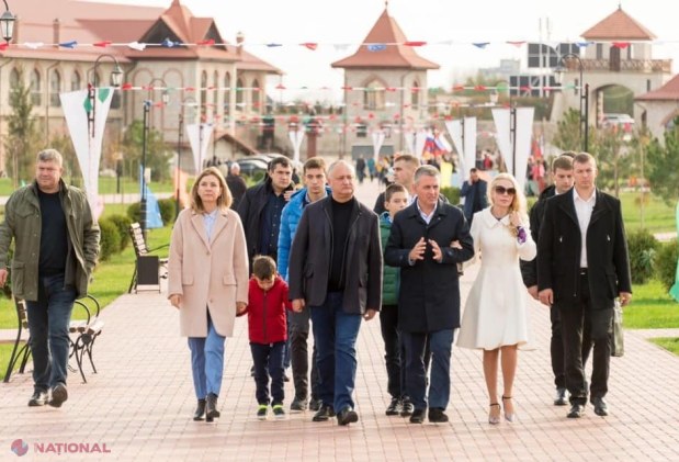 FOTO // Președintele Dodon și-a dus familia în Transnistria pentru a marca alături de Krasnoselski și soția sa sărbătoarea de stat a Federației Ruse – „Ziua Unirii Naționale”