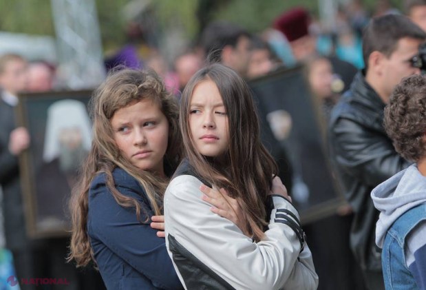 REPORTAJ FOTO Patriarhul Kiril a oficiat liturghia din faţa Catedralei mitropolitane