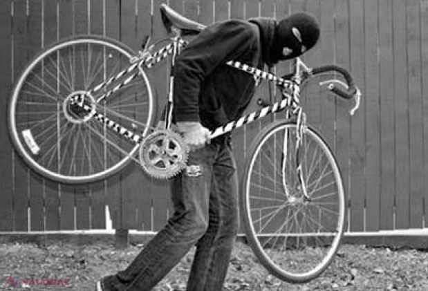 Reținut în timp ce se plimba cu o bicicletă furată