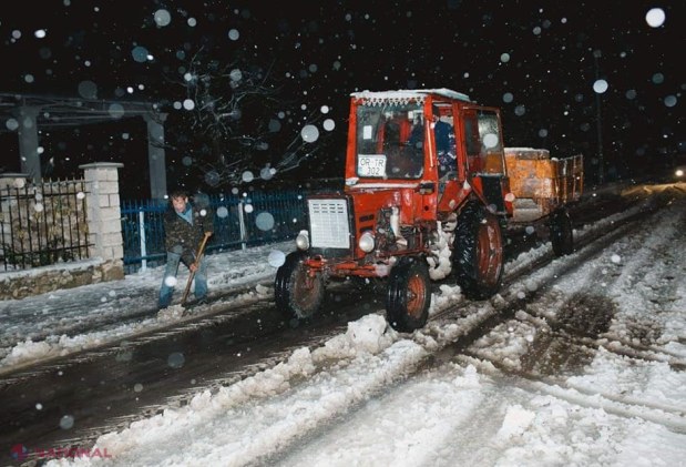 FOTO // Comuna Jora de Mijloc, singura localitate din republică DESZĂPEZITĂ în totalitate