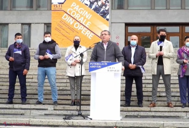 VIDEO // Renato Usatîi, alături de sute de oameni, a mers cu MĂTURA la Președinție: „Pe 1 noiembrie măturăm KULIOKUL și obținem victoria pentru R. Moldova. Igor Nicolaevici, îți propun să-ți accepți cu demnitate înfrângerea”