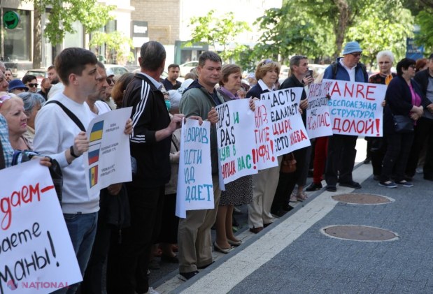 FOTO // Comuniștii și Partidul „ȘOR” au protestat, la ANRE, contra scumpirilor resurselor energetice: „Această instituție trebuie LICHIDATĂ, pentru că nu aduce beneficii R. Moldova”
