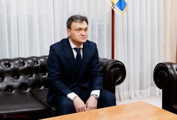 Prim-ministrul Recean a ajuns la Guvern, unde a fost întâlnit de Natalia Gavrilița