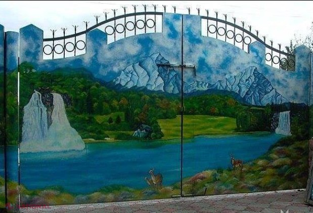 Porțile cu povești