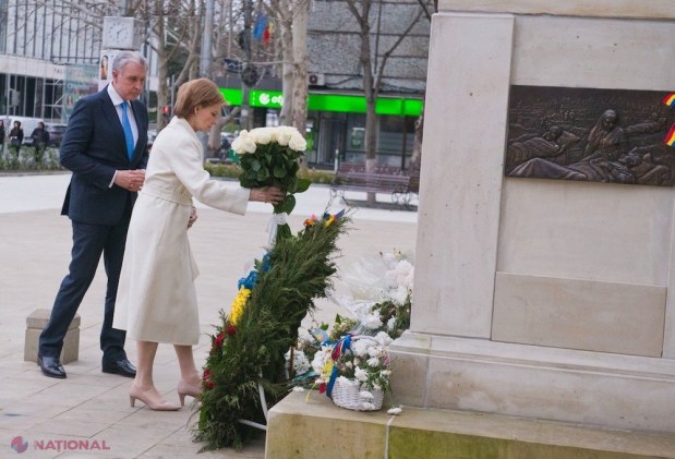Familia Regală a României aduce un omagiu Reginei Maria la noul monument din Chișinău