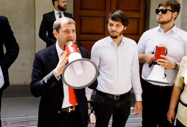 FOTO // Miting în susținerea lui Ilan Șor la Curtea de Apel Cahul