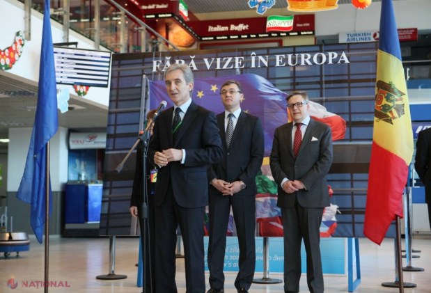 Prima zi FĂRĂ VIZE în UE // „Nu ne mai simţim inferiori. Paşaportul moldovenesc devine o mândrie”