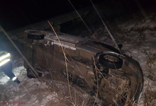 VIDEO, FOTO // Peste 103 accidente minore în ultima zi. O mașină s-a RĂSTURNAT, iar un microbuz a ARS aproape complet. Sfaturile lui Cavcaliuc pentru șoferi și pietoni