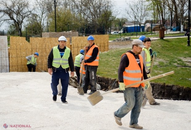 FOTO // O nouă PREMIERĂ pentru R. Moldova. Ilan Șor instalează un ROLLER COASTER gratuit la „OrheiLand”