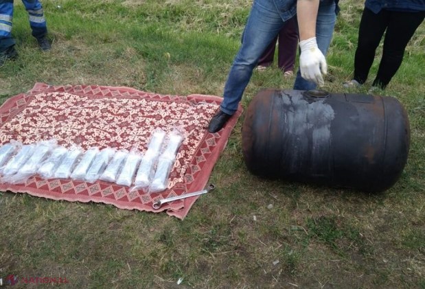 VIDEO // Actuali și foști POLIȚIȘTI, implicați în contrabandă cu DROGURI. Gruparea formată din 23 de membri a fost filată aproape trei ani