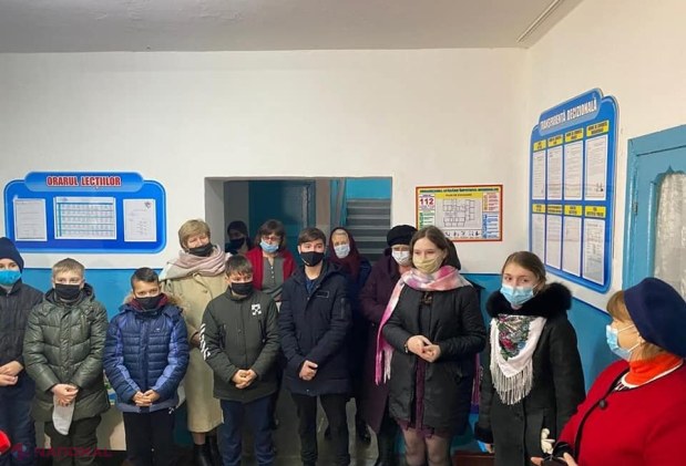Deputații Platformei „Pentru Moldova” au asigurat cu calculatoare clasa de informatică a gimnaziului din satul Zgurița, raionul Drochia