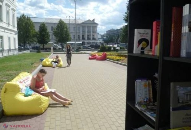 Cele mai FRUMOASE LIBRĂRII în aer liber