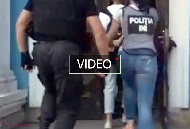 VIDEO // O familie din R. Moldova, TERORIZATĂ de trei inși: Cereau bani ca să nu o facă de râs