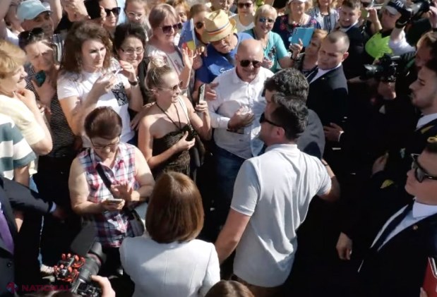 VIDEO, FOTO // Maia Sandu și Nicușor Dan, baie de mulțime în fața monumentului lui Ștefan cel Mare și Sfânt: „UNIRE, acum sau niciodată!”