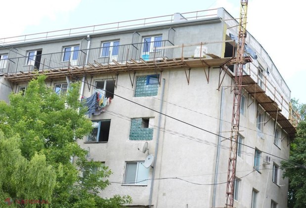 FOTO // Cum arată mansarda din strada Independenţei care a ars acum un an