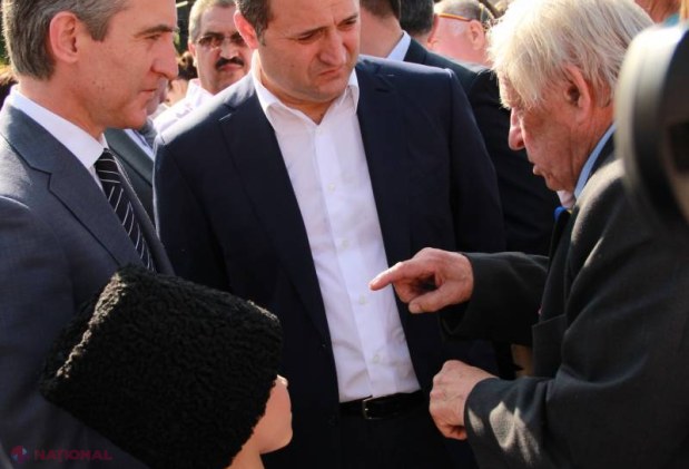 Reportaj FOTO // Amintiri și lacrimi din GULAG, în scuarul Gării