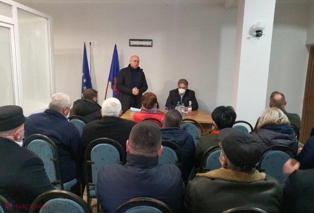 FOTO // PD își CONSOLIDEAZĂ echipa de la Orhei. Noii membri ai echipei au primit legitimații de la ex-premierul Pavel Filip