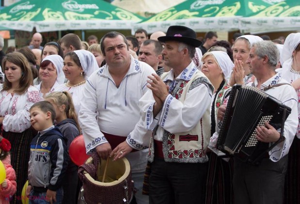 FOTO // Fiecare cu hramul său. Nicolae Timofti a mers acasă!