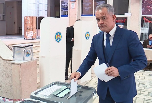 VIDEO // Vlad Plahotniuc a venit însoțit de FIUL său mai mare la secția de votare: „Am votat pentru ca guvernarea faptelor bune a PD să continue în următorii patru ani”