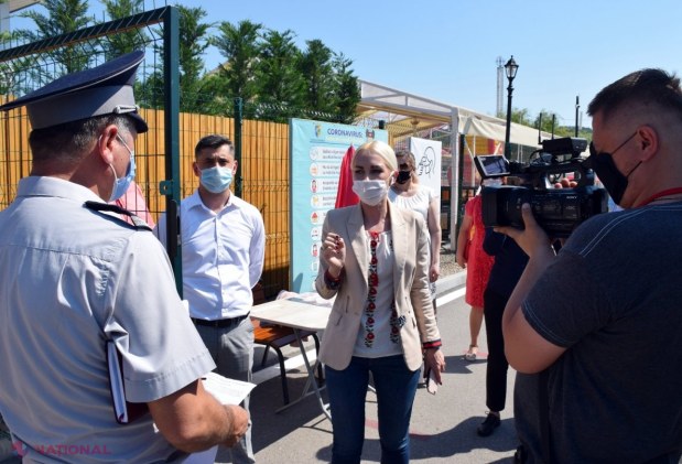 VIDEO // UPDATE: „OrheiLand” rămâne DESCHIS, după aproape două ore de NEGOCIERI cu poliția - „Victorie”. „Dodon luptă împotriva copiilor”. Cetățenii protestează la „OrheiLand” împotriva închiderii parcului
