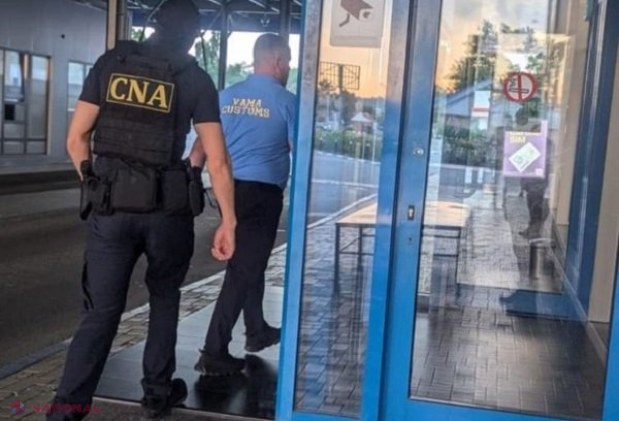 Percheziții la Vama Leușeni: Patru vameși au fost reținuți de CNA după ce ar fi pretins bani de la transportatorii de colete și pasageri