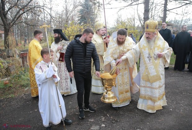 FOTO // La Ratuș a fost INAUGURATĂ o „nouă EMBLEMĂ” a Mitropoliei Basarabiei – Biserica cu hramul „Sf. Cuvioasa Parascheva și Sf. Ioan Botezătorul”. Înaltpreasfințitul Petru, aprecieri pentru „evenimentul ISTORIC” organizat de Părintele Ioan Marian