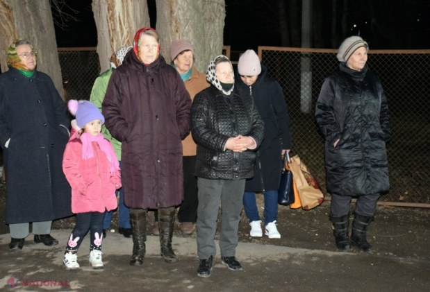 FOTO // Echipa lui Ilan Șor a ILUMINAT încă un sat din raionul Orhei. „Iluminarea stradală a fost una dintre cele mai mari cerințe a celor circa 3 000 de localnici”