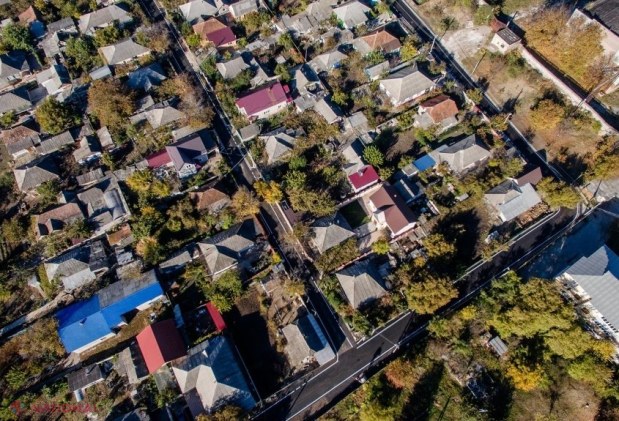FOTO // Administrația municipiului Orhei repară străzile care nu au fost ASFALTATE niciodată
