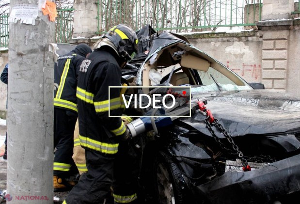 VIDEO // Accident cumplit în această dimineață în Chișinău: Șoferul de 29 de ani al unui „BMW” a decedat pe loc  
