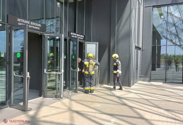 Incendiu la Arena Chișinău. Patru echipe de pompieri au intervenit pentru stingerea flăcărilor