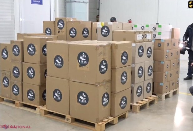 ​VIDEO // A.S.I.C.S. continuă să fie alături de poporul ucrainean. Asociația a transmis un nou lot de produse farmaceutice pentru SPITALELE din Ucraina. Ambasadorul Marco Șevcenco a primit și un cec de 10 000 de euro pentru Fundația „Olena Zelenska”